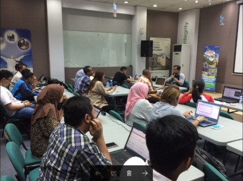 Seminar Workshop Digital Marketing SB1M di Padang